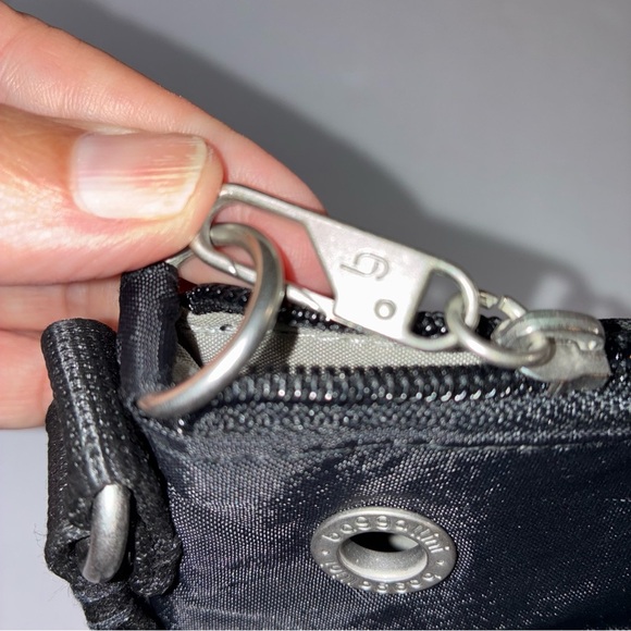 Baggallini Securtex Anti-theft Memento Crossbody Bag Black NWOT - Picture 4 of 8